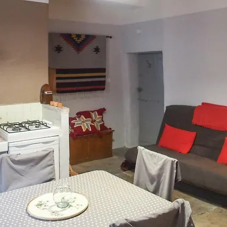 One-bedroom In Barjac * Barjac (Gard)